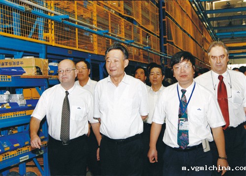 吴邦国视察富达